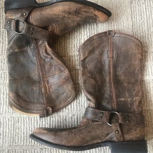 Frye Wyatt Harness mid-shaft boot in 9.5
